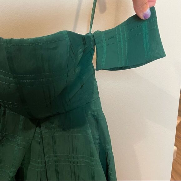 Saints + Secrets green romper 8 - Picture 8 of 13